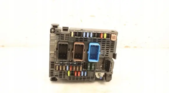 Citroen C4 II Fuse box set 26979546