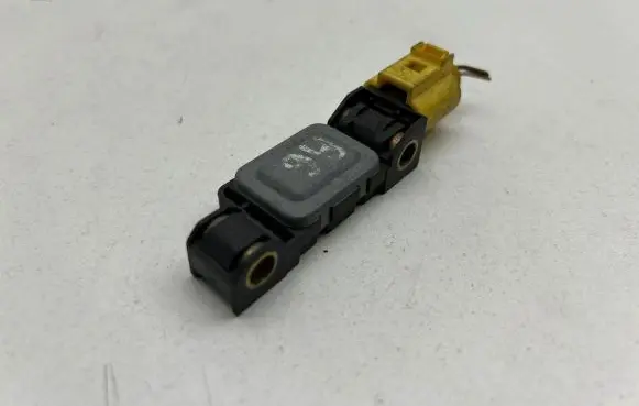 Audi A6 S6 C5 4B Airbag deployment crash/impact sensor 4B0959643C 250601 6231A02SY0
