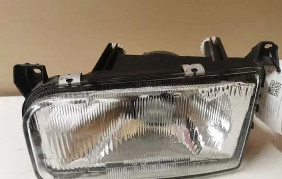 Volkswagen PASSAT B3 Headlight/headlamp 4411109L 084411109