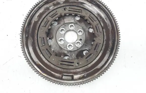Skoda Octavia Mk4 Flywheel 04E105266K