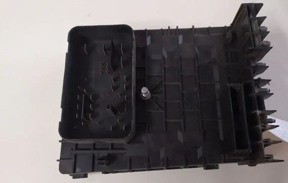 Volkswagen Golf V Fuse module 017181301 017181281D