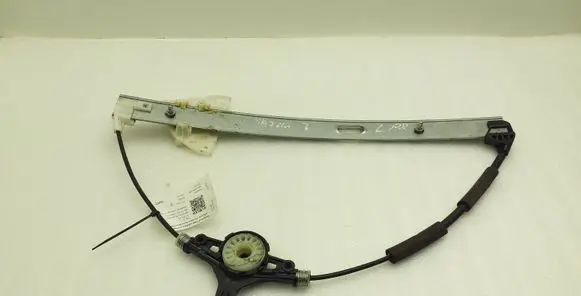 Mazda 3 II Front window lifting mechanism without motor