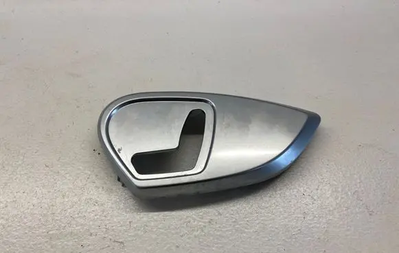 Mercedes-Benz ML W164 Front door seat control surround trim A6758313205