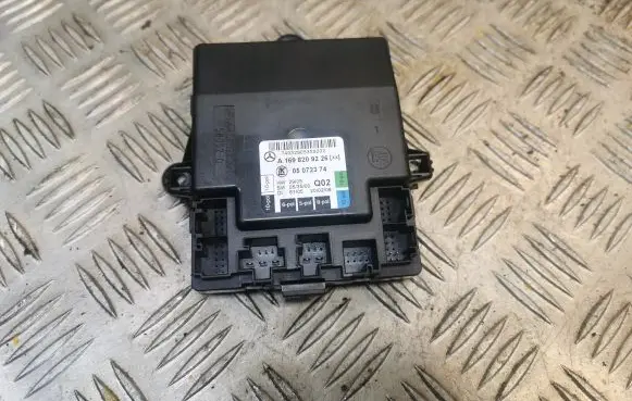 Mercedes-Benz A W169 Door control unit/module 1698209226 A1698209226