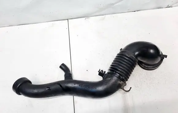 Air intake hose/pipe