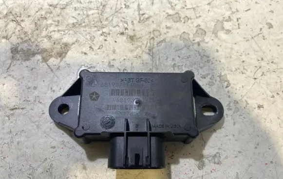 Chrysler Pacifica Fuel injection pump control unit/module 68193711AC