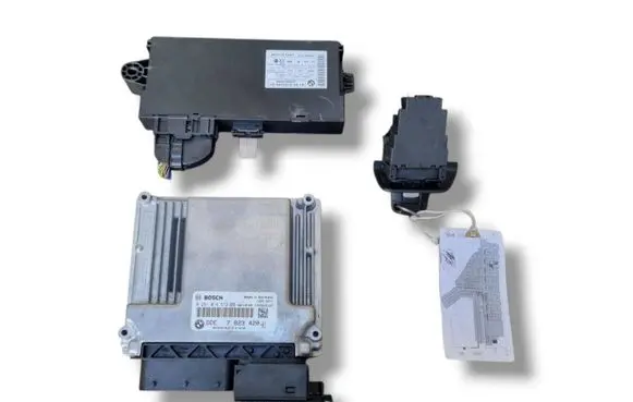 BMW 1 E81 E87 Engine ECU kit and lock set 0281014572 7823420