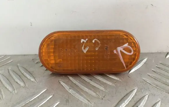 Volkswagen PASSAT B5 Front fender indicator light 3B0949117