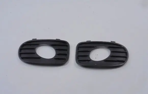 Opel Vectra B Front bumper lower grill 90586627