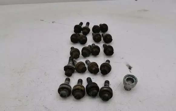 Peugeot 3008 II Nuts/bolts 