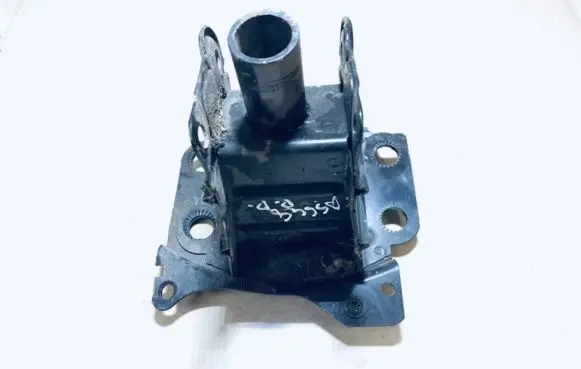 Audi A3 S3 8P Front bumper mounting bracket 8p3807134a