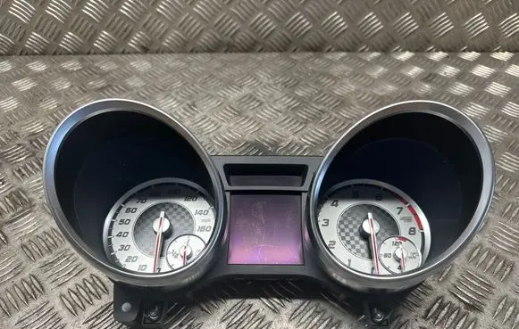 Speedometer (instrument cluster)