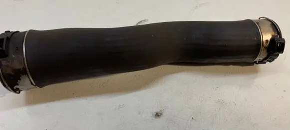 BMW 5 F10 F11 Intercooler hose/pipe 521108A