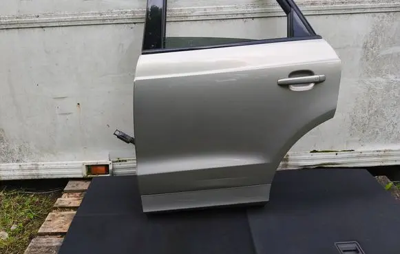 Audi Q3 8U Rear door