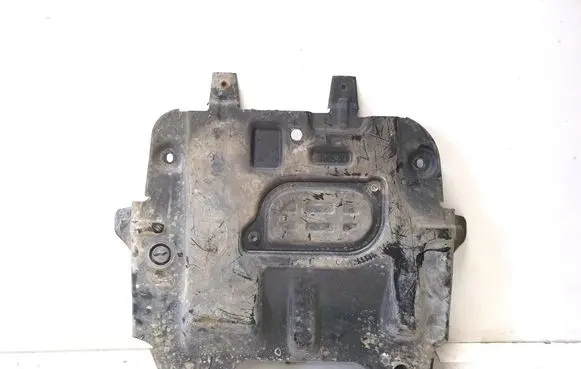 Toyota Land Cruiser (J150) Engine splash shield/under tray
