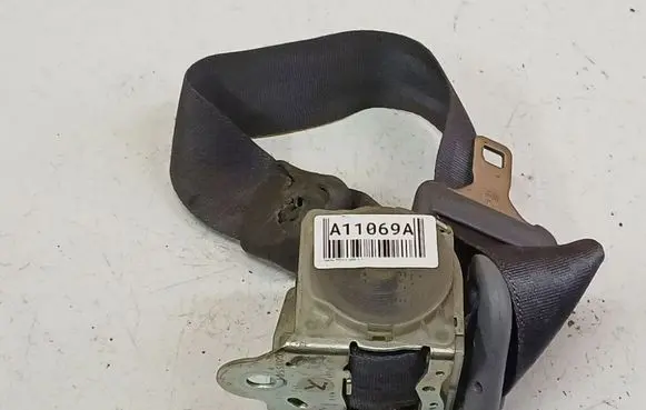 Toyota Previa (XR30, XR40) II Rear seatbelt 0429091