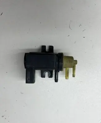 Volkswagen PASSAT B6 Vacuum valve 1K0906627A
