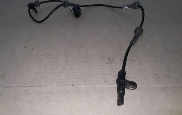 Land Rover Freelander 2 - LR2 ABS rear brake sensor 6G9N2B372BD 10071152283