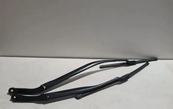 Maserati Ghibli Windshield/front glass wiper blade 670007562 670001642
