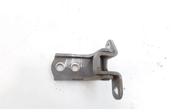 Toyota Avensis T250 Front door upper hinge