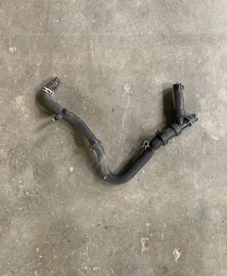 Engine coolant pipe/hose