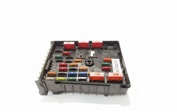 Volkswagen PASSAT B6 Fuse module 3C0937125