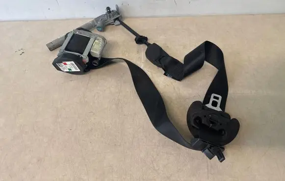 Maserati Ghibli Front seatbelt 627069500 067001742601 6700014270