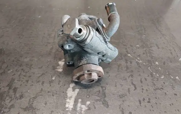 Audi A3 S3 8L Power steering pump 1J0422154B
