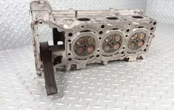 Mercedes-Benz S W221 Engine head A6420106107 A642010610780 A642010610781
