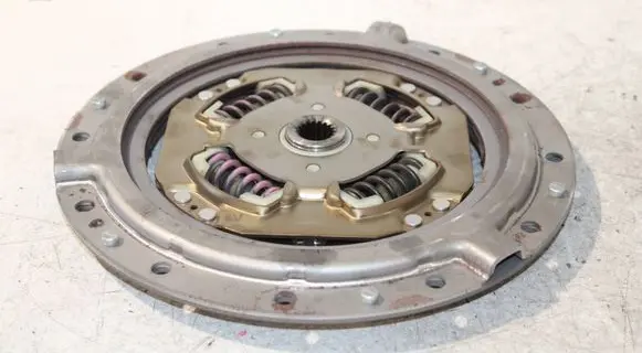 Toyota Auris 150 Clutch pressure plate 1H070180