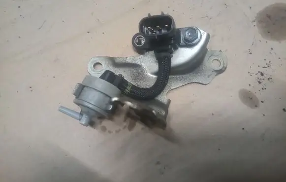 Toyota RAV 4 (XA40) Sensor