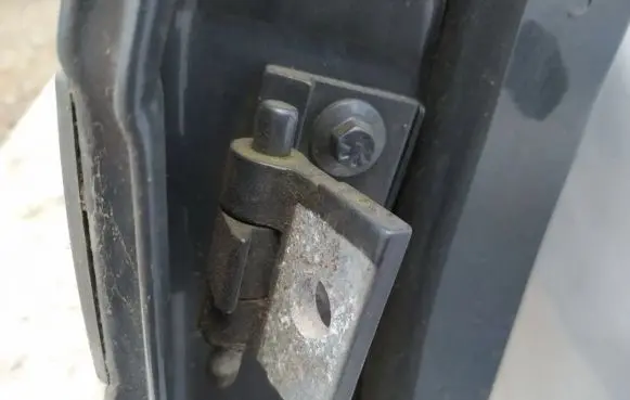 Volvo XC90 Rear door lower hinge