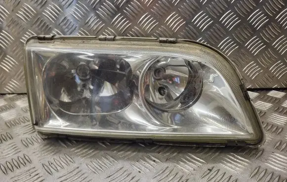 Volvo S40, V40 Headlight/headlamp 30899683