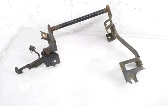 Honda CR-V Radiator mount bracket 