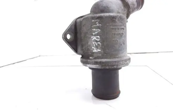 Thermostat/thermostat housing
