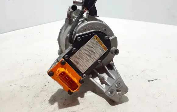 KIA Sportage Generator/alternator 373902M900