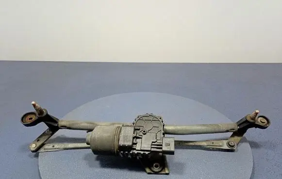 Front wiper linkage and motor