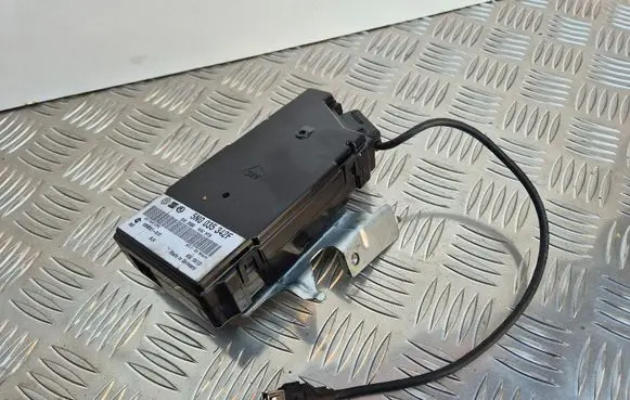 Head unit multimedia control