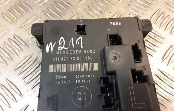 Mercedes-Benz E W211 Door control unit/module 2118703385 A2118703385