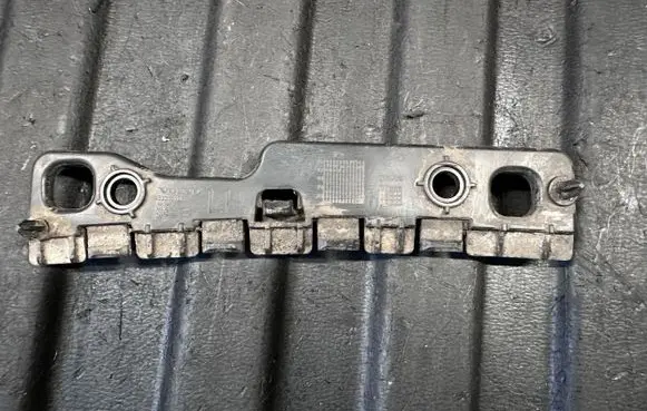 Volvo S90, V90 Front bumper mounting bracket 31386127