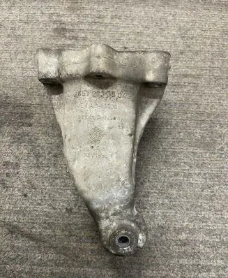 Mercedes-Benz E W212 Engine mounting bracket A6512233504