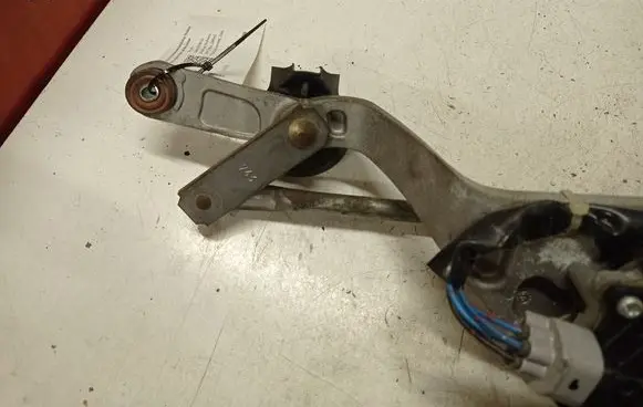 Toyota Auris 150 Front wiper linkage and motor 8511002190 1593000831