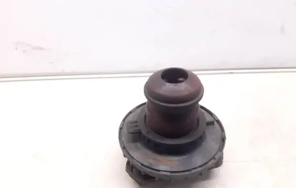 Honda Civic Coil spring mount 21063013