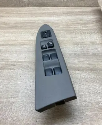 Mitsubishi Galant Electric window control switch MR400711