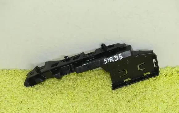 Front bumper mounting bracket