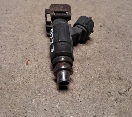 Subaru Legacy Fuel injector FBJC100 0008X08