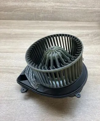 Audi A4 S4 B5 8D Heater fan/blower 8D1820021 740221233F