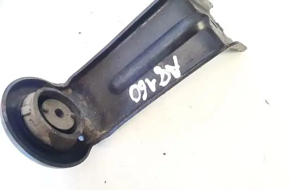 Toyota Auris 150 Radiator mount bracket