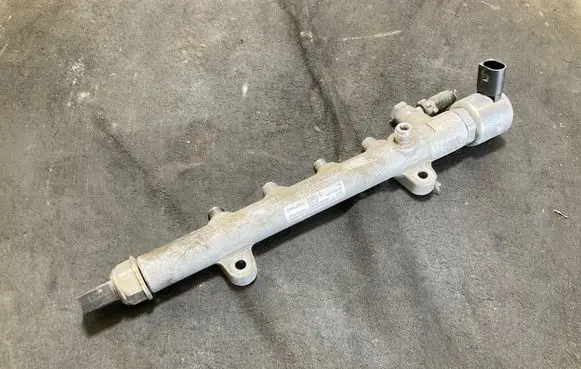 Mercedes-Benz Sprinter W906 Fuel main line pipe A6510700700 R9144Z240A 1506211129