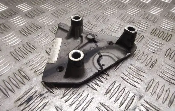 Opel Zafira B Engine mounting bracket